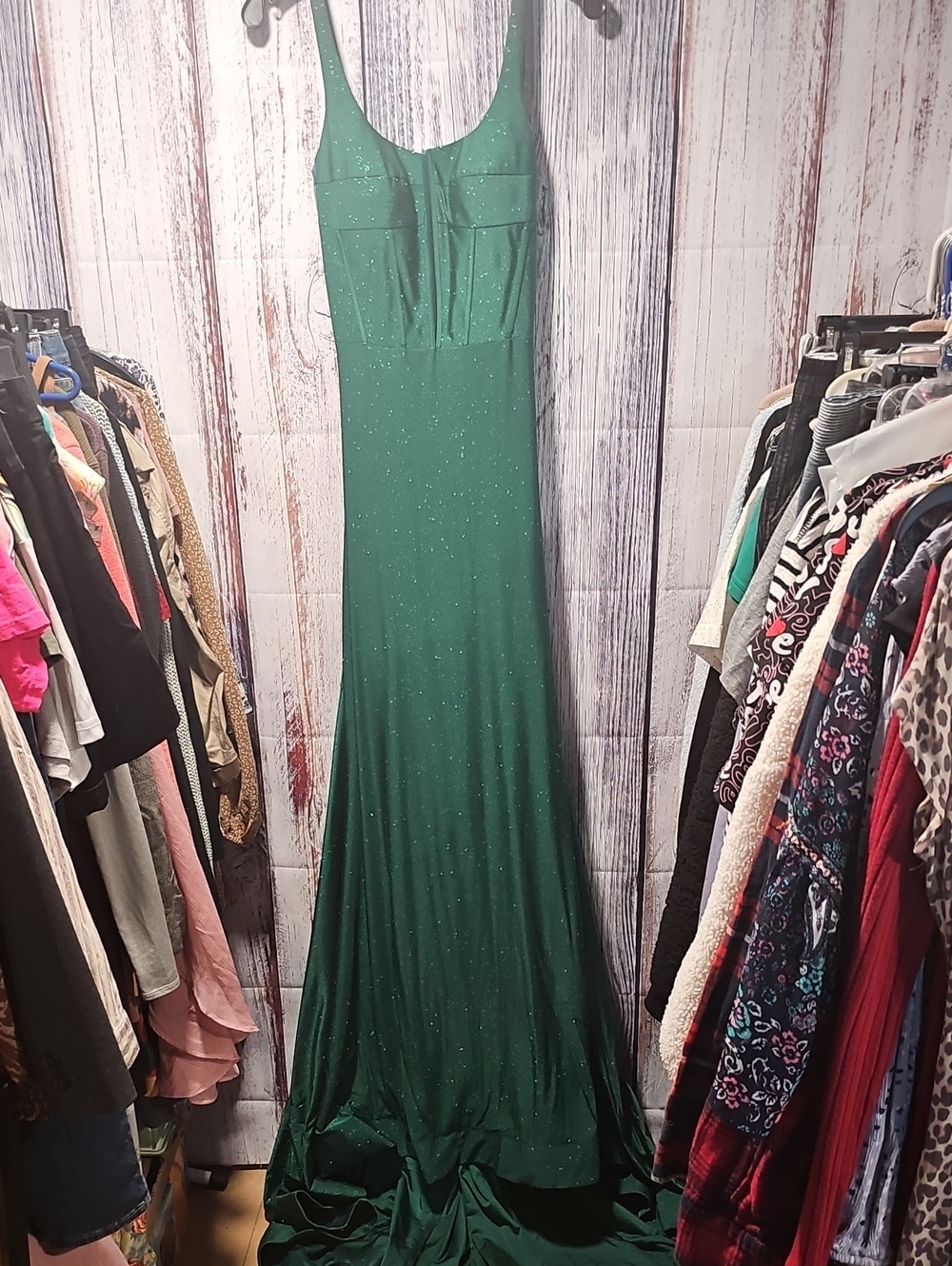 Elegant Green Sparkle Maxi Dress with Scoop Neck